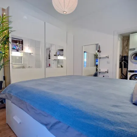Smart Alexa Home, Skyline, Gym & Swim. Istanbul