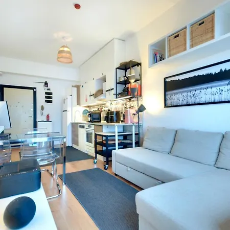 Smart Alexa Home, Skyline, Gym & Swim. Lägenhet